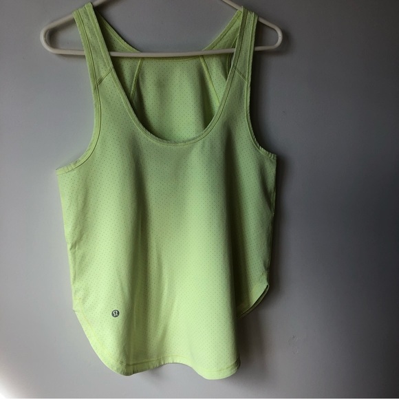 LULULEMON Close the Distance Tank. - Picture 3 of 5